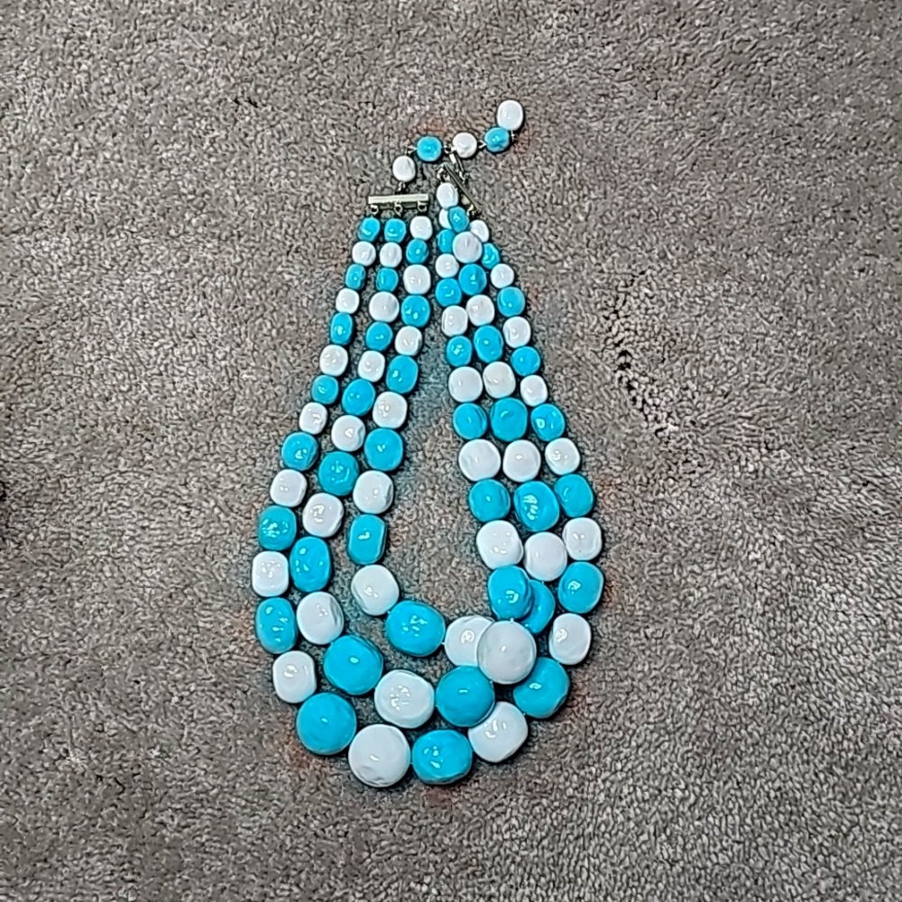 Vintage necklace.  Teal and white beaded.